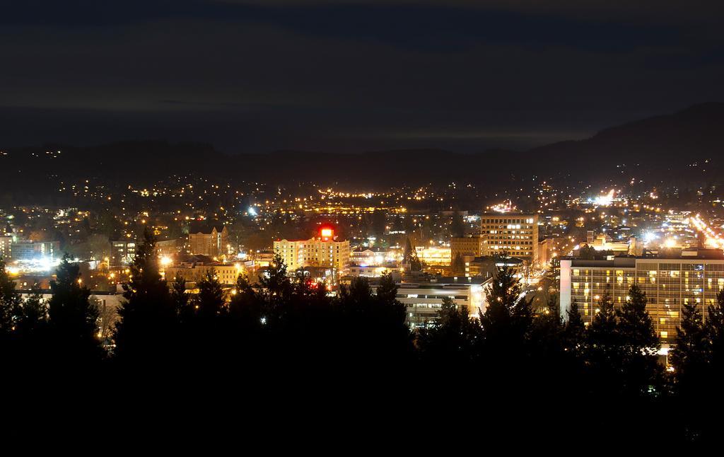 Red Lion Inn & Suites Eugene Exteriér fotografie